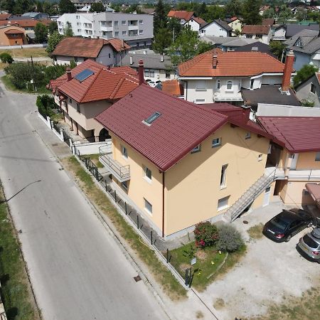 Apartments Aqua Resa Bihać Exteriör bild
